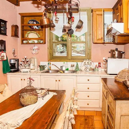 Utopia Mountain Chalet 5 Min From